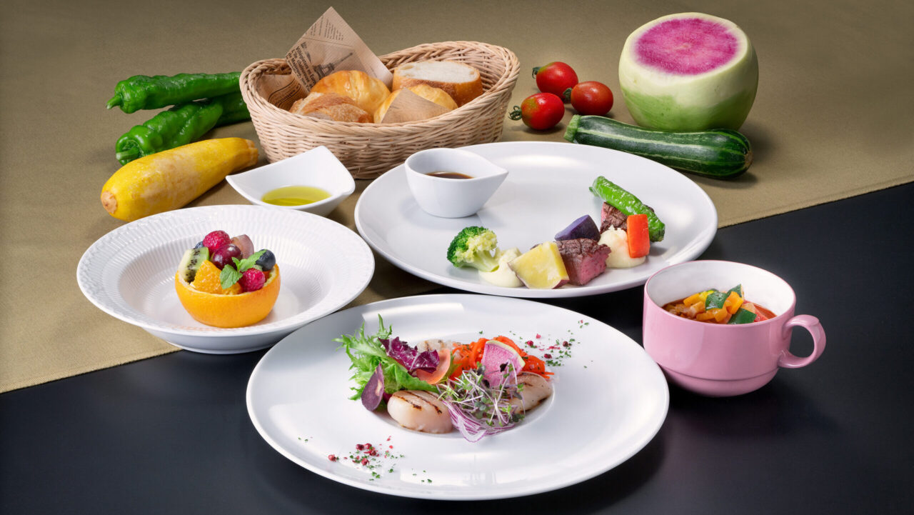 DINING & BAR APPLAUSE